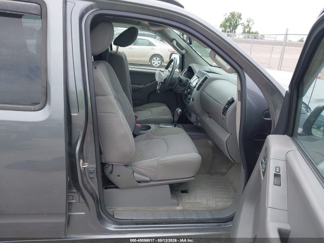 Nissan Frontier Sv