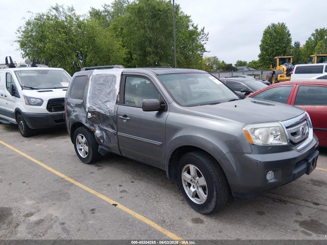 Salvage Honda Pilot Image