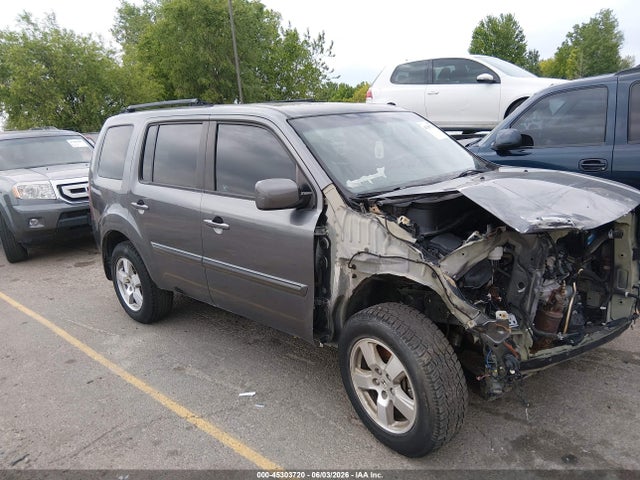 Salvage Honda Pilot Image