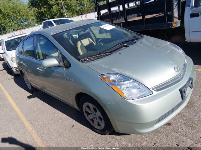 Salvage Toyota Prius Image