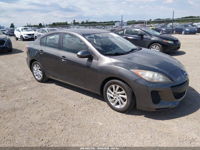 Salvage Mazda Mazda3 Image