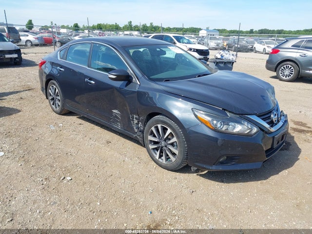 Salvage Nissan Altima Image