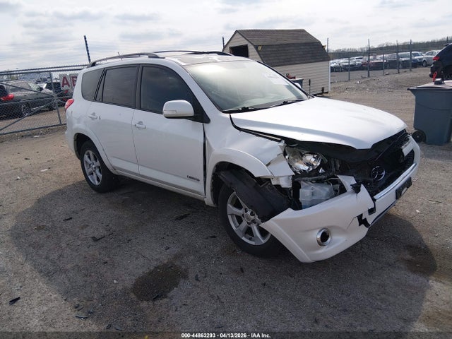 Salvage Toyota RAV4 Image