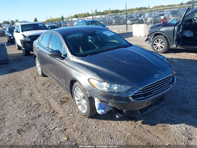 Salvage Ford Fusion Image