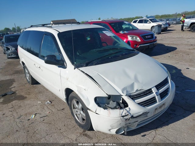 Salvage Dodge Grand Caravan Image