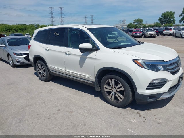 Salvage Honda Pilot Image