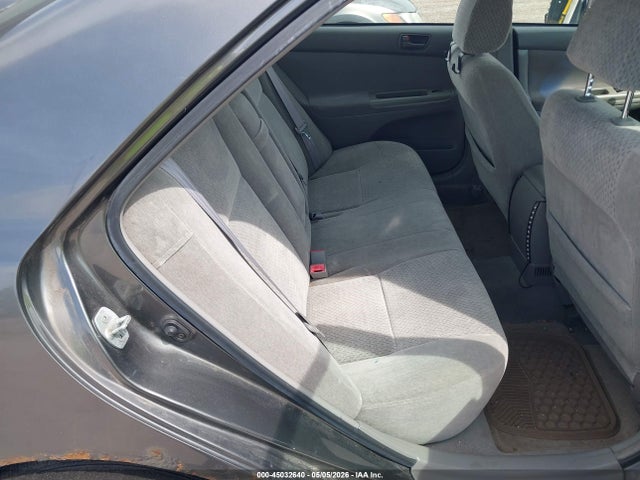 Toyota Camry Le V6