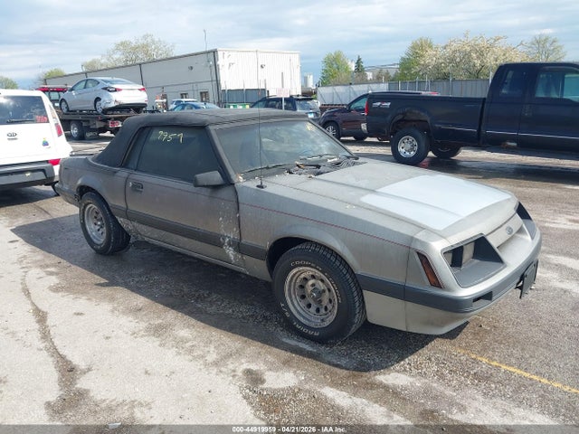 Salvage Ford Mustang Image