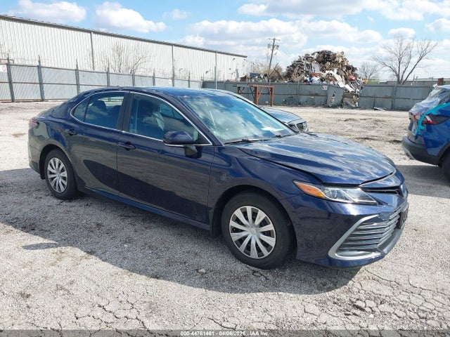 Salvage Toyota Camry Image