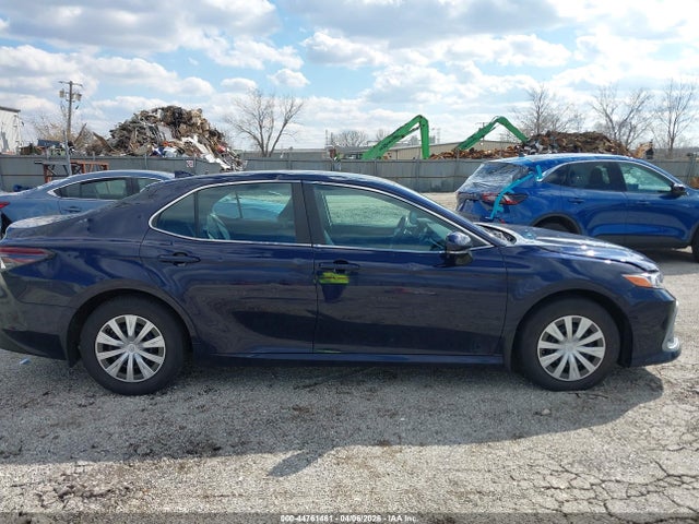 Toyota Camry Le Hybrid