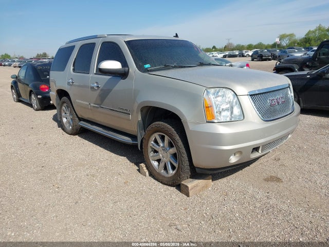 Salvage GMC Yukon Image