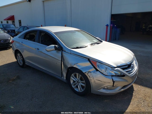 Salvage Hyundai SONATA Image