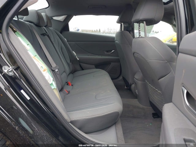 Hyundai ELANTRA Sel