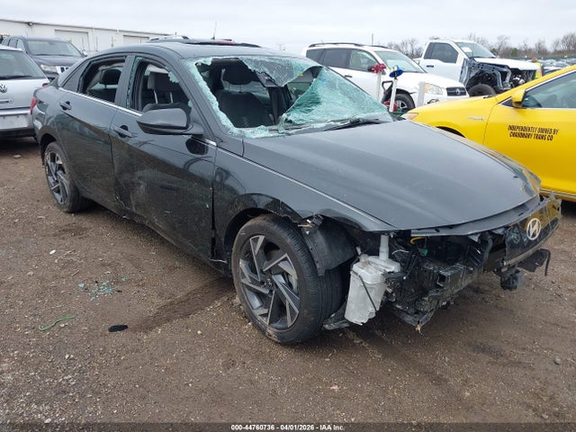 Salvage Hyundai ELANTRA Image