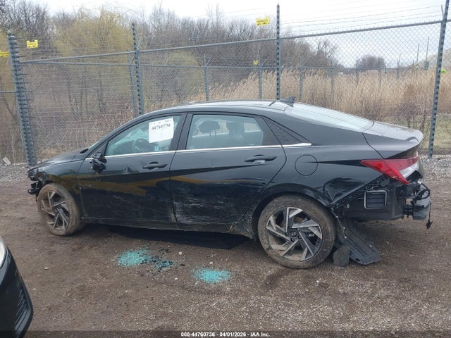 Hyundai ELANTRA Sel