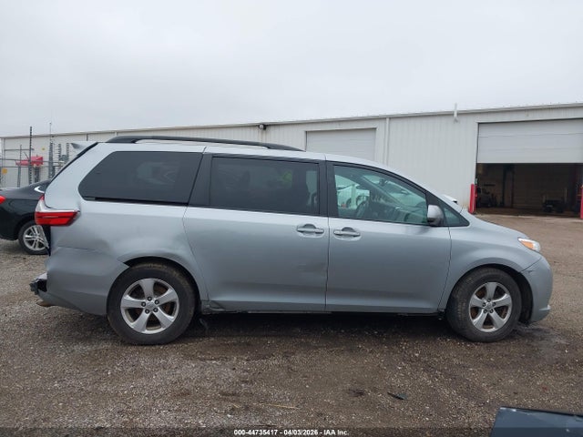 Toyota Sienna Le 8 Passenger