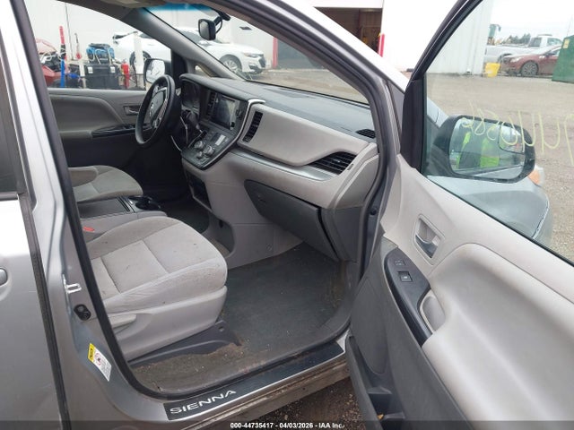 Toyota Sienna Le 8 Passenger