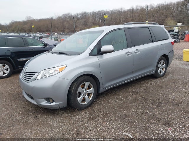 Toyota Sienna Le 8 Passenger