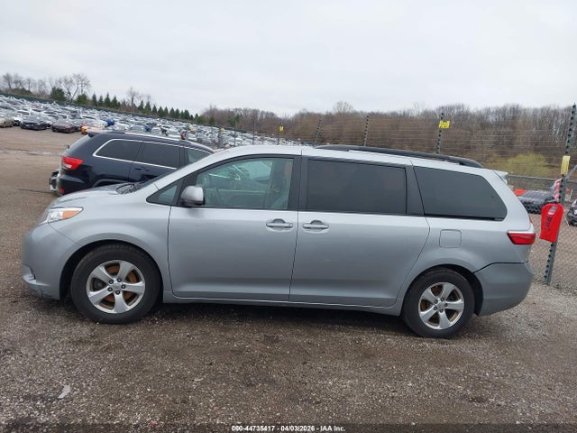 Toyota Sienna Le 8 Passenger