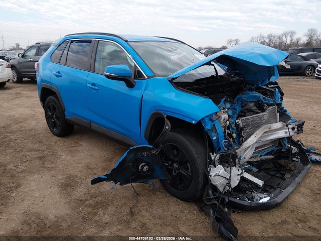 Salvage Toyota RAV4 Image