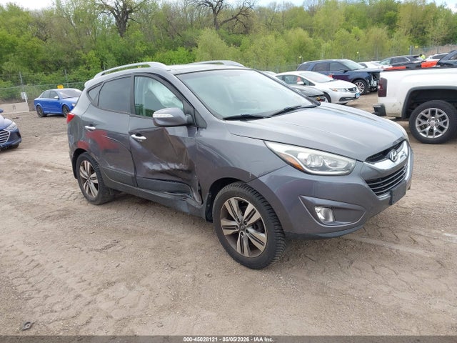 Salvage Hyundai TUCSON Image