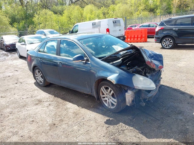 Salvage Volkswagen Jetta Image