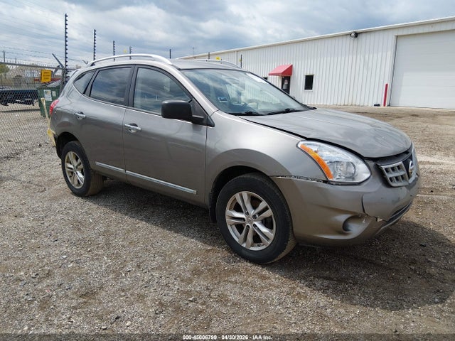 Salvage Nissan Rogue Image