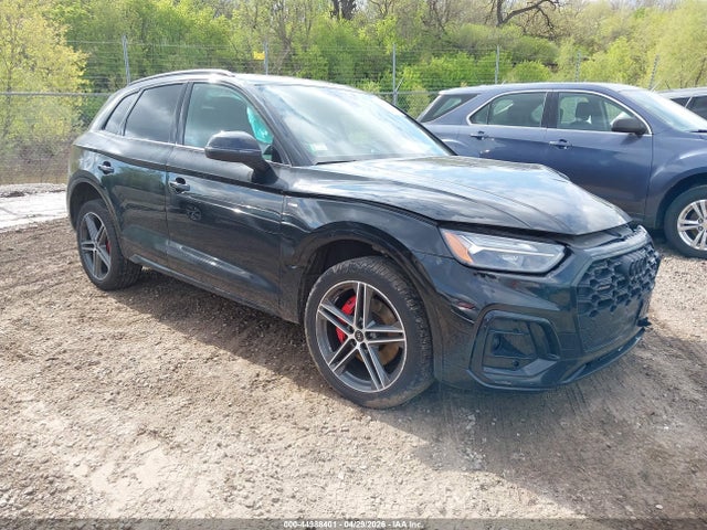 Salvage Audi Q5 Image