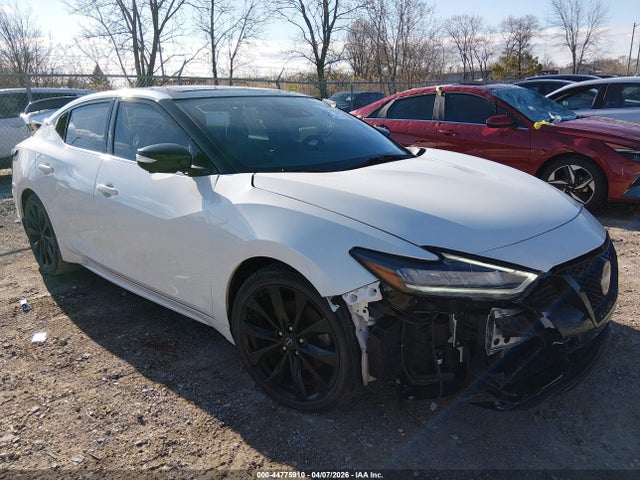 Salvage Nissan Maxima Image