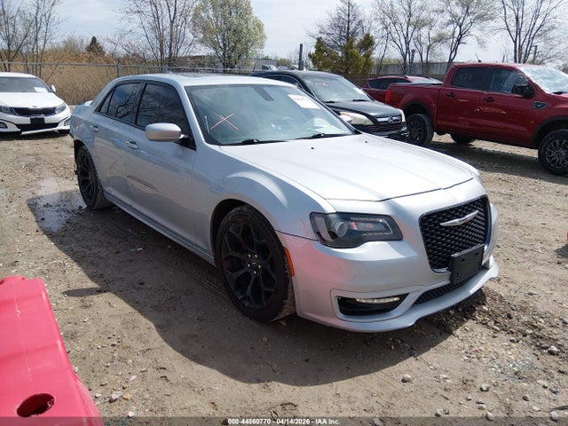 Salvage Chrysler 300 Image