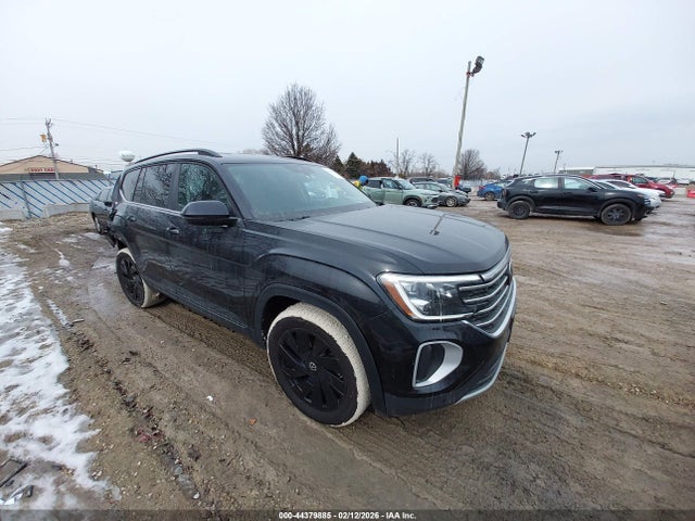 Salvage Volkswagen Atlas Image