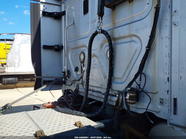 Freightliner Cascadia 125
