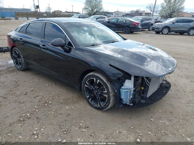Salvage Kia K5 Image