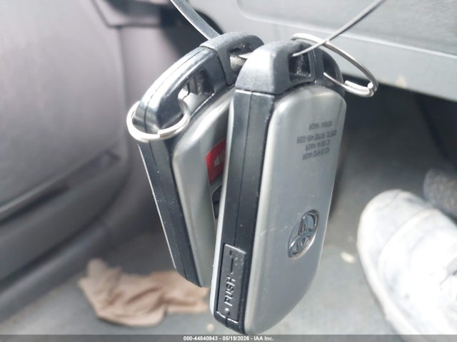 Toyota Sienna Xle V6 8 Passenger