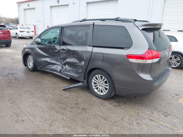 Toyota Sienna Xle V6 8 Passenger