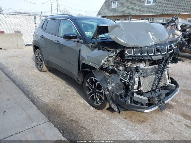 Salvage Jeep Compass Image