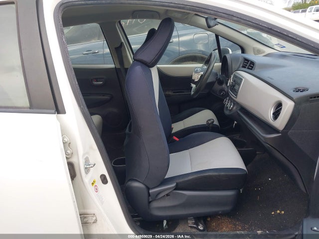 Toyota Yaris Le