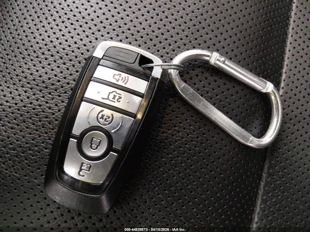 Ford Escape Titanium Hybrid
