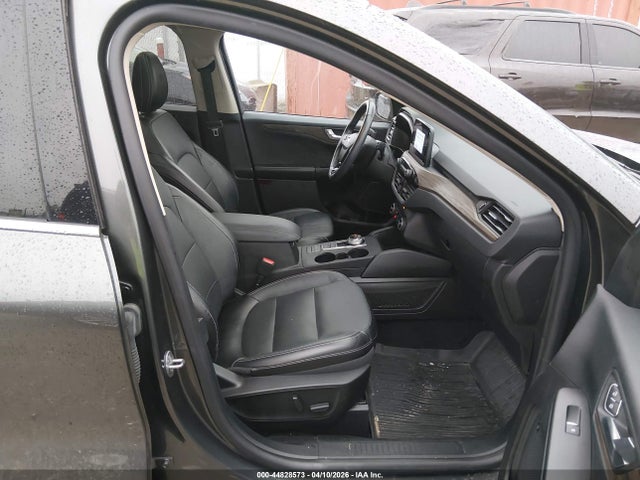 Ford Escape Titanium Hybrid