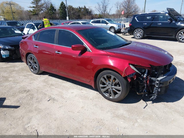 Salvage Nissan Altima Image