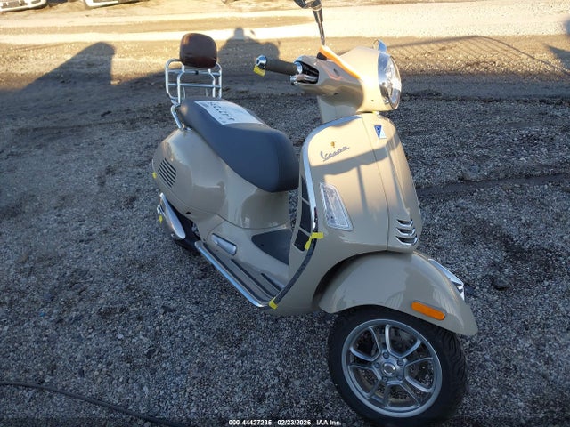 Salvage Vespa Gts Sei Giorni Image