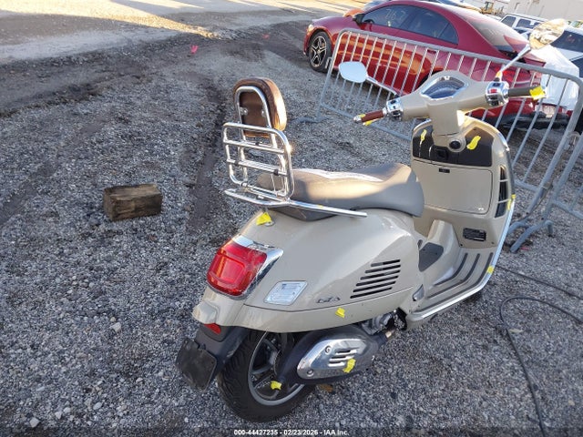 Vespa Gts Sei Giorni 300