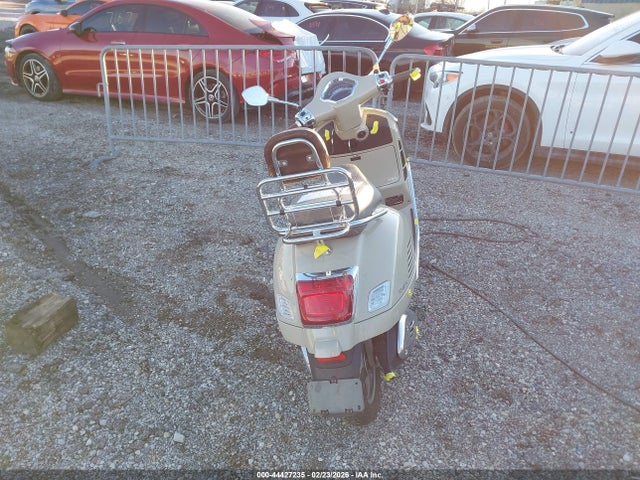 Vespa Gts Sei Giorni 300