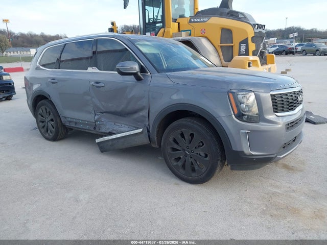 Salvage Kia Telluride Image