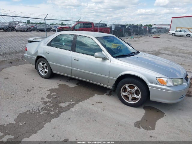 Salvage Toyota Camry Image