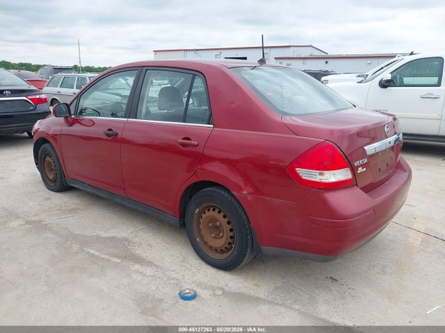 Nissan Versa 1.8s