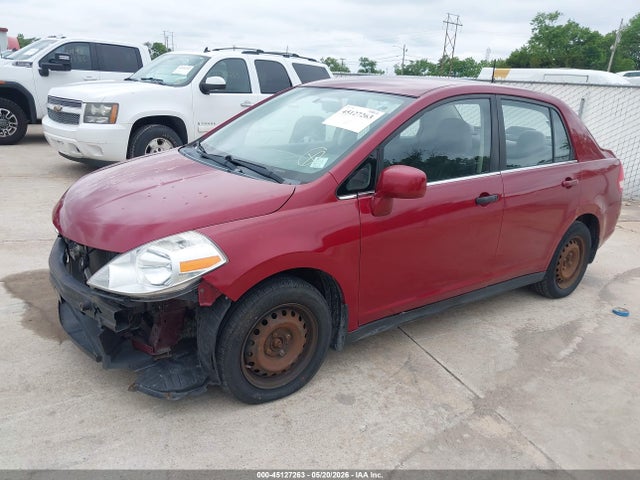 Nissan Versa 1.8s