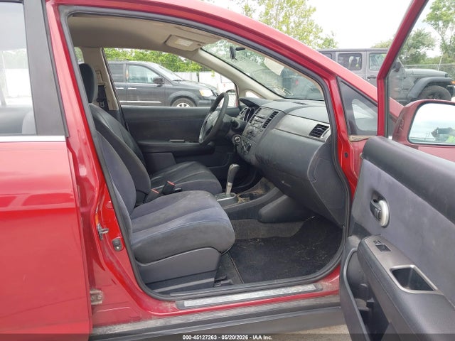 Nissan Versa 1.8s