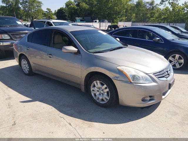 Salvage Nissan Altima Image