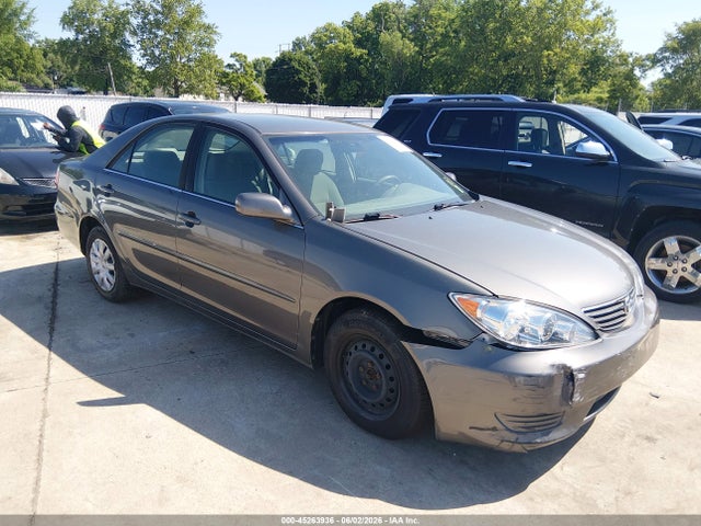 Salvage Toyota Camry Image